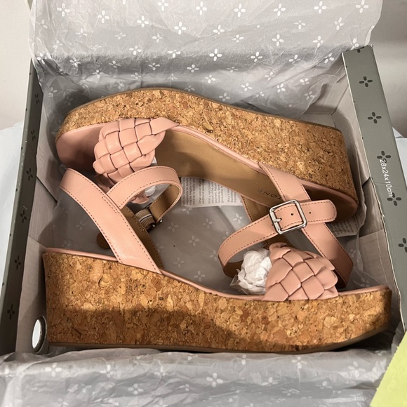 💥3/$30💥NIB - Sun + Stone Allvina Faux Leather Wedge Sandal in Blush - Size 9.5 - Picture 12 of 12